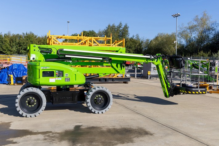 HR17E before conversion Niftylift HR17E in standard self-propelled wheeled configuration before conversion to DeckRider